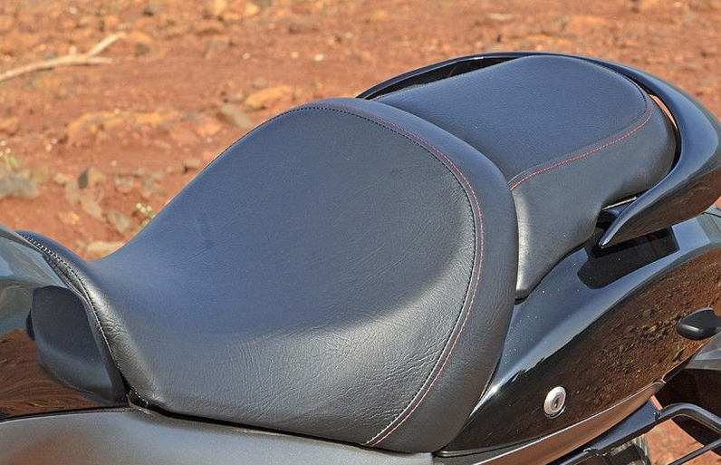 Suzuki Intruder 155 seat